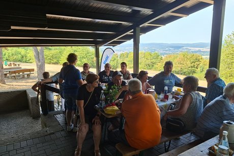 Besucher zum Grillfest Besucher zum Grillfest