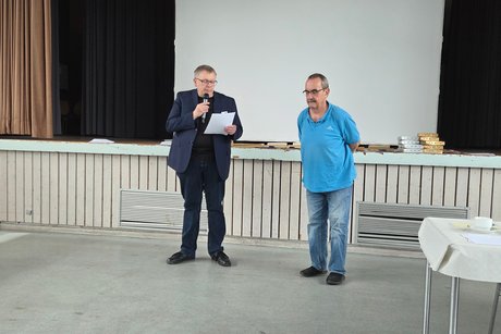 Kreisvorstand Patrick Nau von links, Ehrenplakette Bezirksrevision Ehrenplakette Bronze: Hagen Helbig Ernst Meinecke