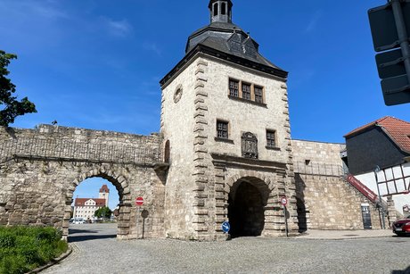 Stadttor mit Wehrgang