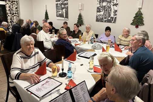 mehr als 20 Personen haben am Stammtisch in der Vorweihnachtszeit teilgenommen