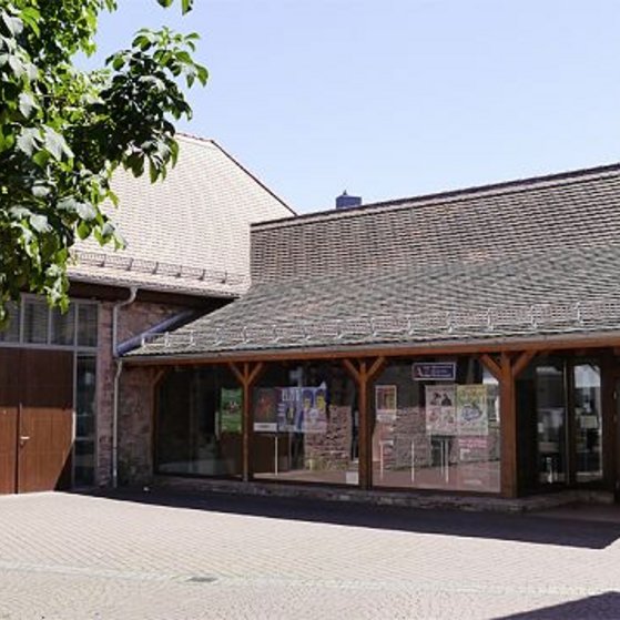 Die Kelterscheune in Urberach, mit Blick auf den Haupteingang