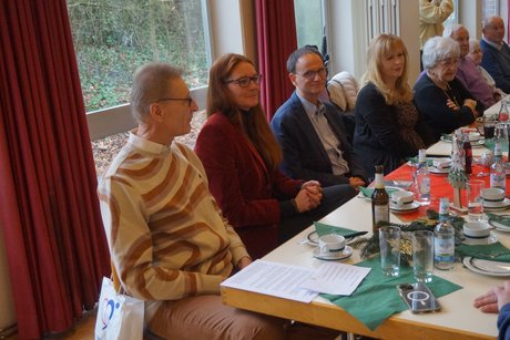 Weihnachtsfeier 2025 Unser Vorsitzender Harald Machoi neben der Bürgermeisterin Antje Hachmann und dem Stadtverordnetenvorsteher Jörg-Peter Heil