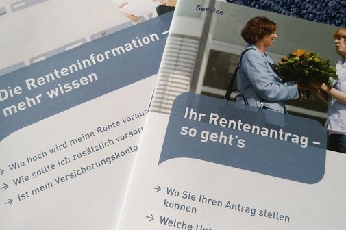 Bild zeigt zwei Informationsbrosch&uuml;ren der DRV