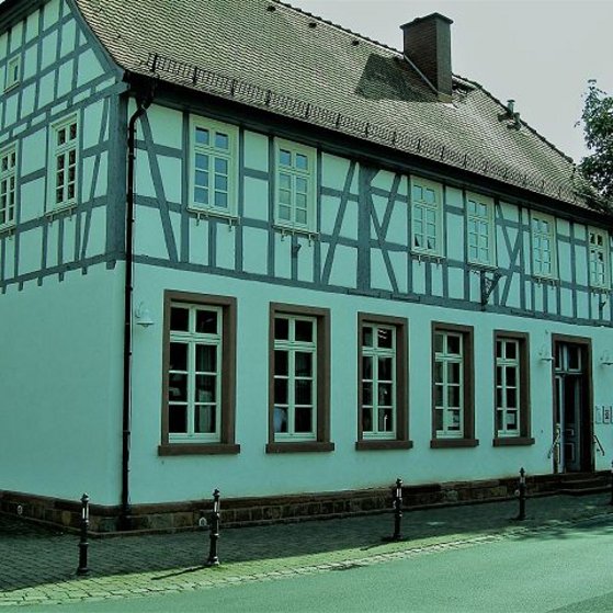Auf dem Bild ist das alte Rathaus in Astheim zu sehen