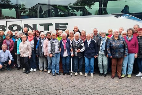 Busfahrt des VdK-Ortsverbands Kirchhof Gruppenbild der Teilnehmer der Busfahrt
