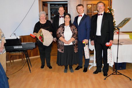 Die Vorsitzende bedankt sich bei den Mitwirkenden des Rahmenprogrammes der Veranstaltung.