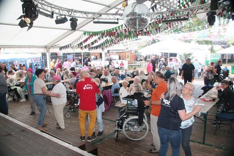 Menschen bei der Veranstaltung