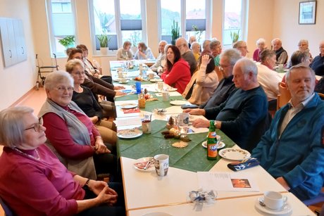 wir warten auf...das Kuchenbuffet und die Unterhaltung