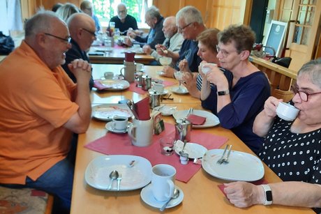 Kaffe im Kirschenwäldchen