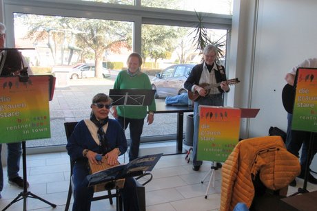 Die "Grauen Stare" Die "Grauen Stare"