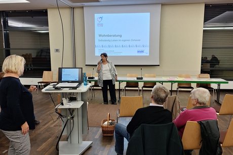 Infoveranstaltung 1 Die Vorsitzende eröffnet die Veranstaltung.