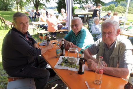 Wir haben einen schönen Platz im Schatten gefunden
