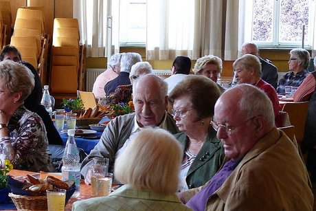 Foto von Mitgliedern und Gästen während der Veranstaltung