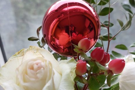 Kugel mit Rose zum 1. Advent