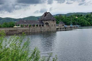 Die Sperrmauer von der anderen Seite