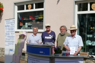 VdK-Ortsverbandsvorsitzender Alfred Strauß (rechts) mit weiteren Mitgliedern des Vorstandes