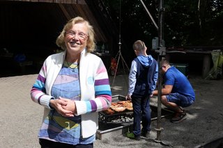 Die Vorsitzende, Christine Kulling, begrüßt die anwesenden Gäste