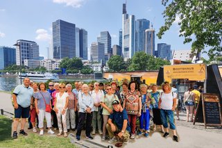 Fotomontage der Ausflugsgruppe in Frankfurt