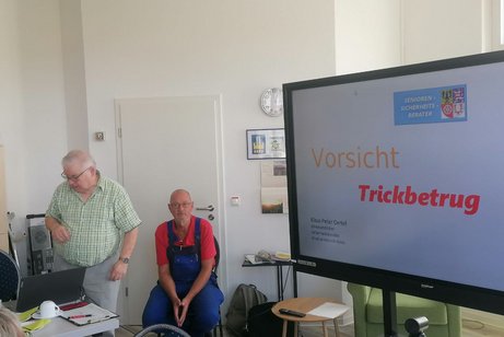 Menschen im Raum