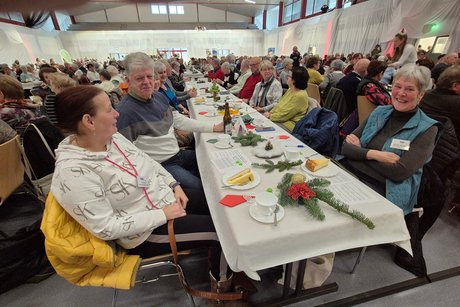 Eine Gruppe Menschen vom VdK Ortsverband Bad Salzungen hatten viel Spa&szlig; und Freude an der Veranstaltung