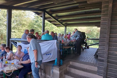 Gäste am Grillnachmittag