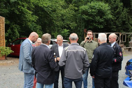 Erfahrungsaustausch n