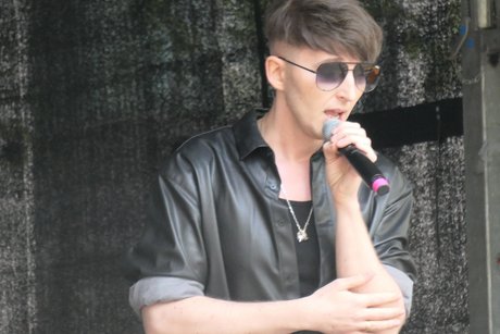 Der Sänger Maksim
