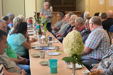 Begrüßung der Gäste zum Sommerfest