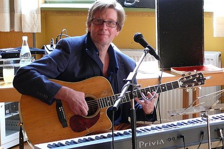 Alleinunterhalter mit Gitarre Frank Diefenbach