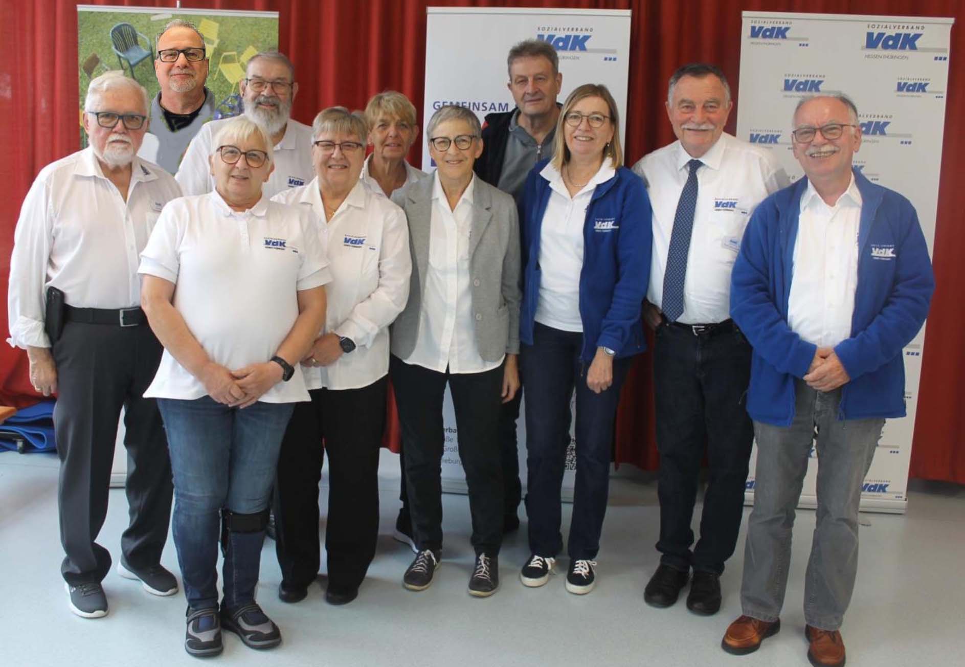 Der Vorstand des KV Dieburg v.l. Hartmut Maier (Vorsitzender), Jörg Pfeifer (Stv. Juniorenvertreter), Christine Seibert (Vertreterin der Frauen), Otto Kramwinkel (Sozialpolitik), Anna Maier (ZBE & Kassenführung der brachliegenden Ortsverbände), Reingard Sartorius (Juniorenvertreterin), Renate Steding (Kassenführerin), Michael Guddat (Betriebsarbeit), Rita Klein (Schriftführerin), Egon Messerschmidt (Stv. Vorsitzender), Karl Vogel (Öffentlichkeitsarbeit)