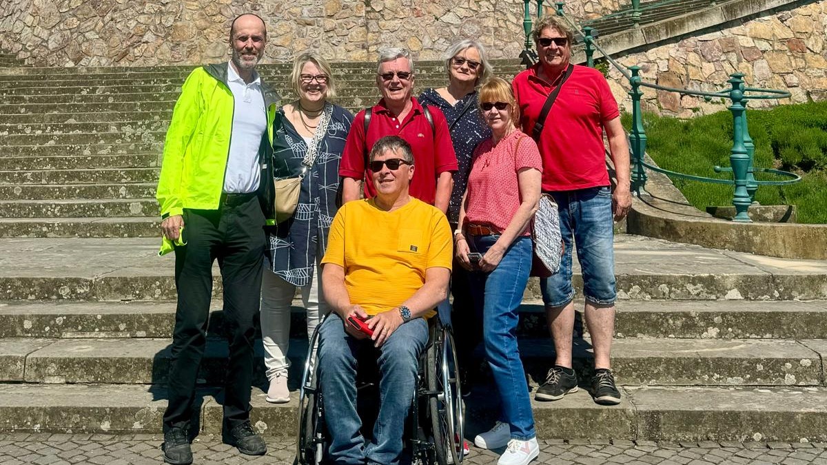 Das Bild zeigt Mitglieder des Vorstandes beim Tagesausflug vor dem Niederwalddenkmal