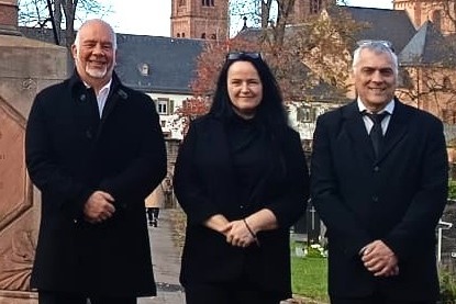 Das kommissarisch t&auml;tige Vorstandsteam des Ortsverbandes Seligenstadt, v.r.n.l.: Thomas Seipel, Jana Malarova-Herr, Michael Pleyer