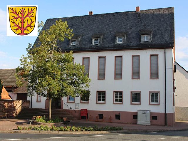 Rathaus Dornheim mit Wappen