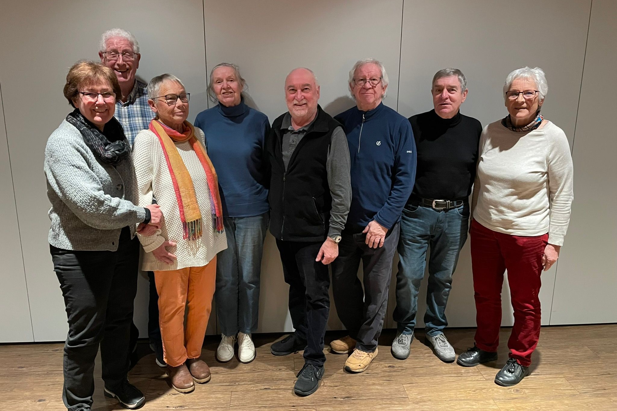 OV Vorstand, von links: Elke Heger, Egon Wewerka, Brigitte Hansen, Marga Horlebein, Harald Stenger, Klaus Reile, Peter Wiesner und Brigitte Weinreich.