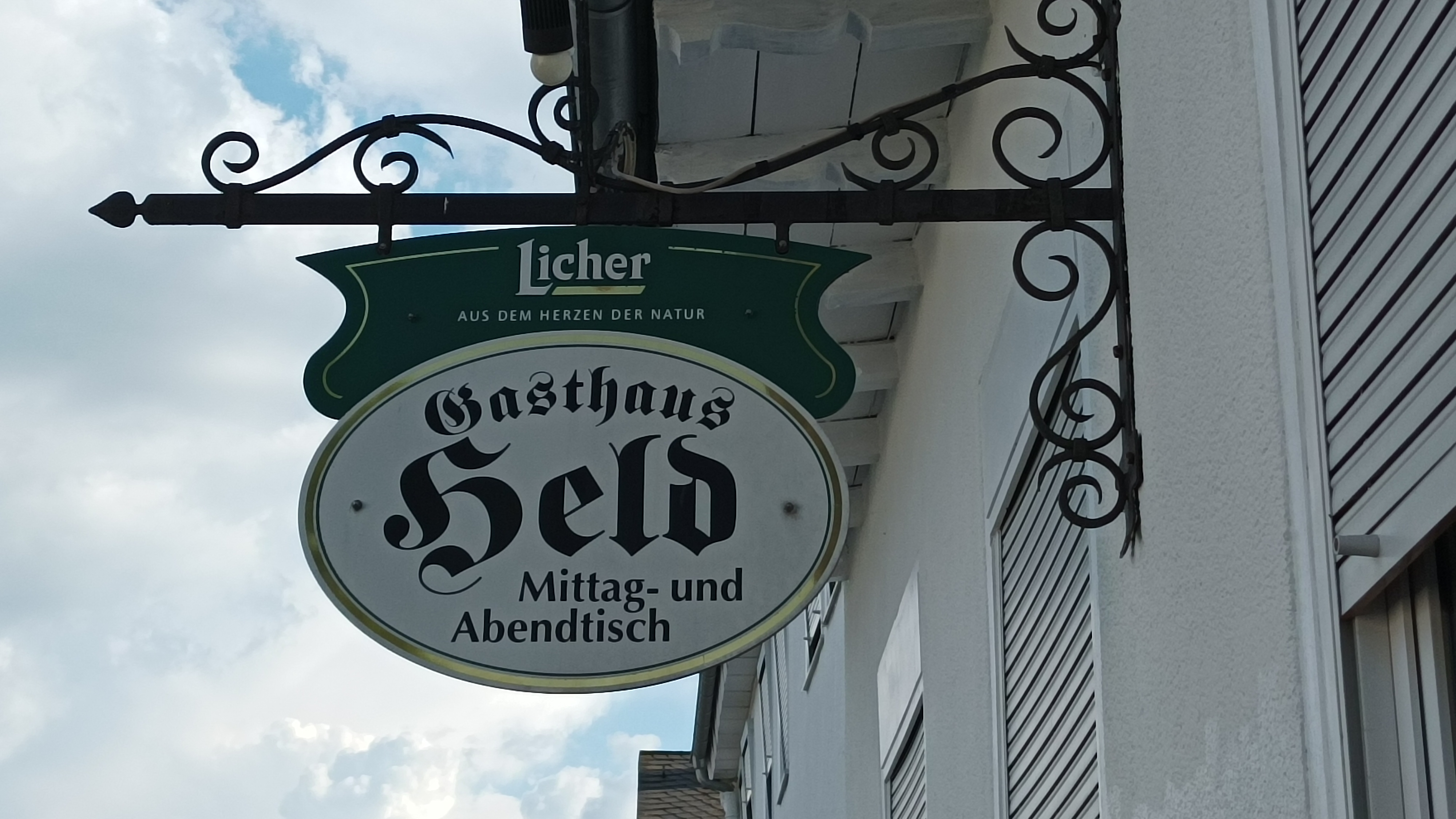 Hinweisschild Gasthaus Held in Beilstein