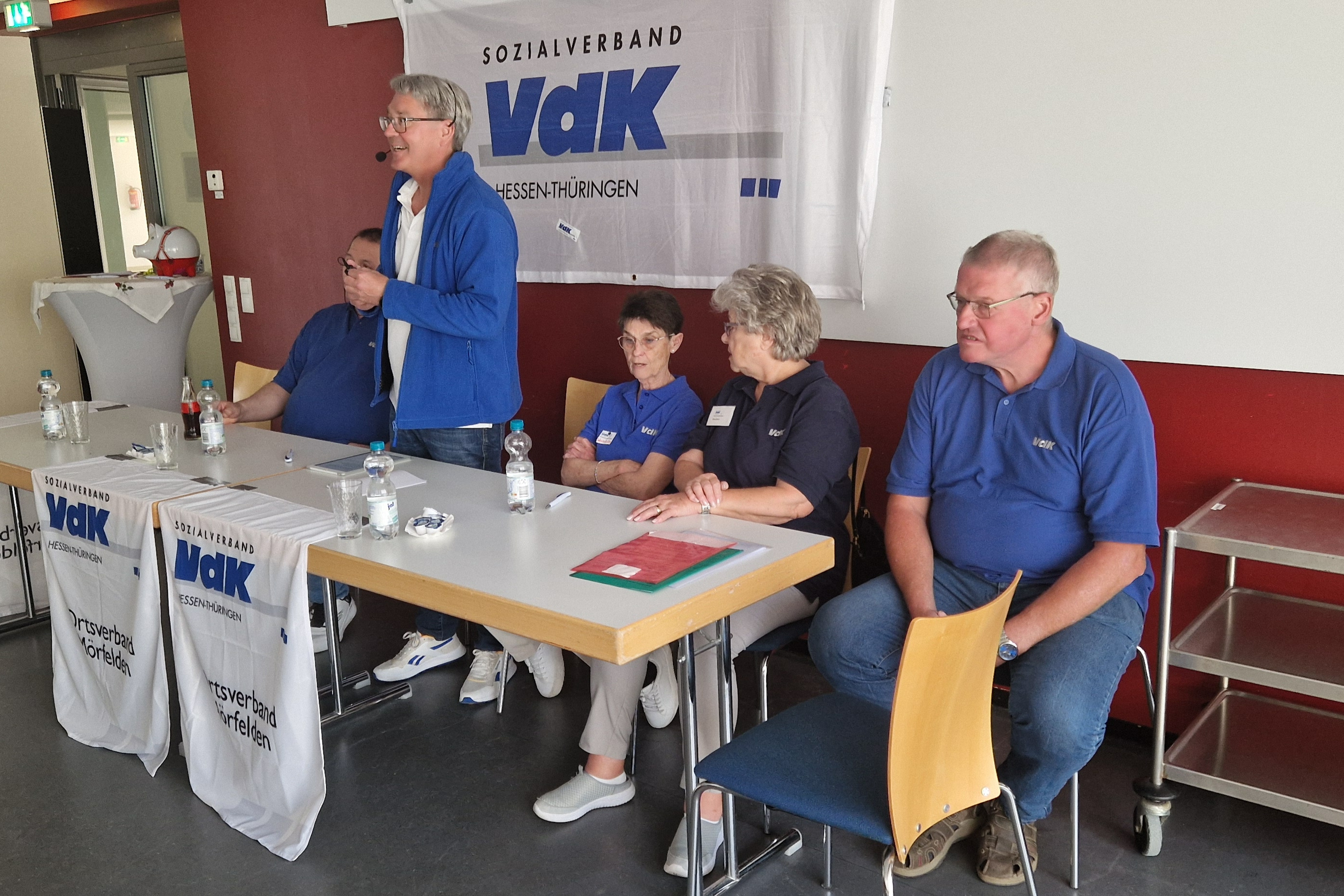 Mitgliederversammlung OV Mörfelden Von rechts nach links, Dieter Arndt / Helferteam, Ilona Born / Kassenführerin, Beate Westenhöfer / Mitgliederbetreuung, Frederick Krahn / Ortsvorsitzender, Sandro Scarabaggio / Qualitätssicherung