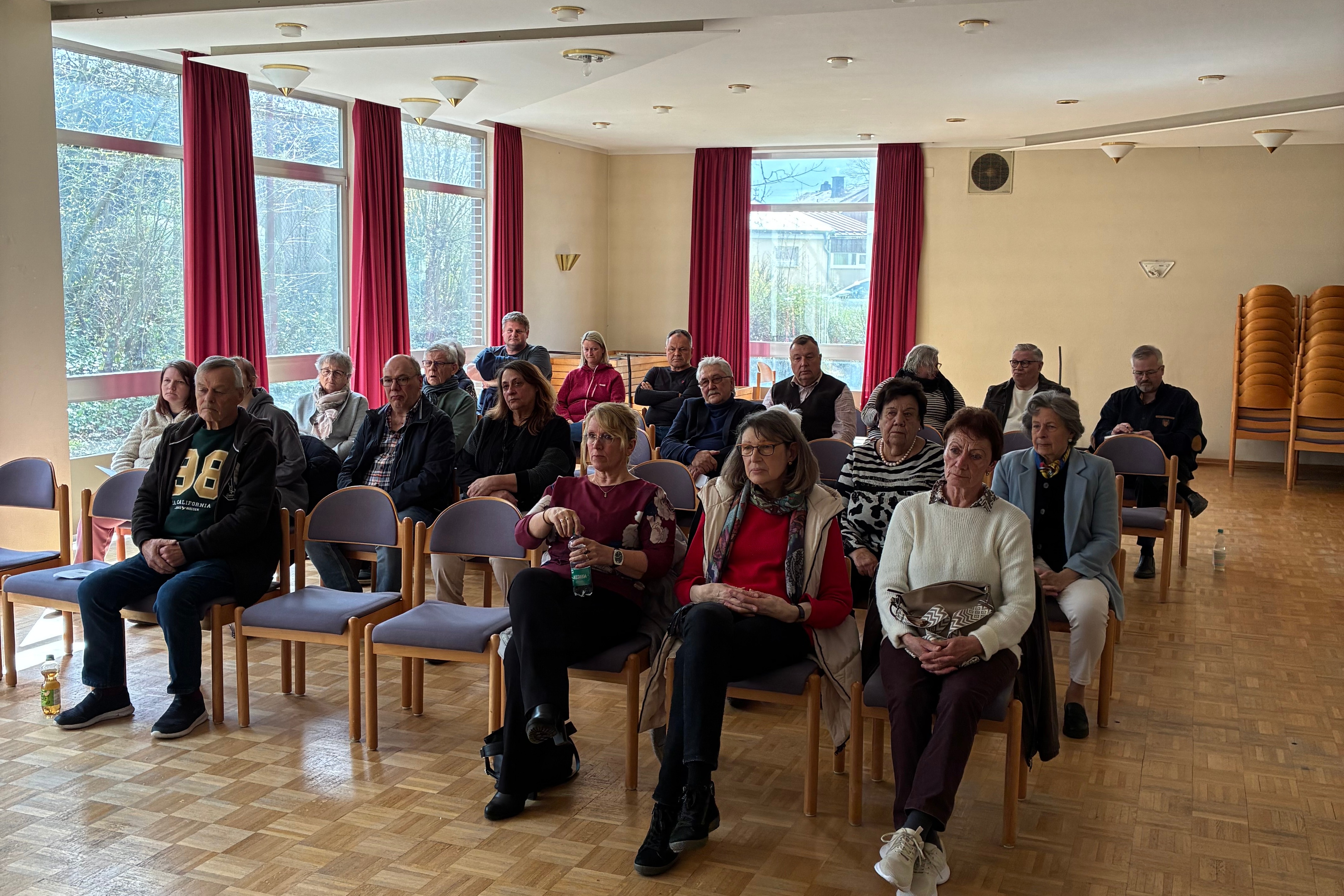 &Uuml;bersichtsaufnahme der anwesenden Mitglieder.
