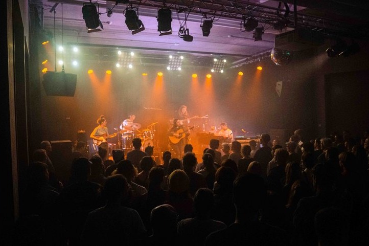 Ein Konzert im Veranstaltungssaal des Kulturzentrum Schlachthof