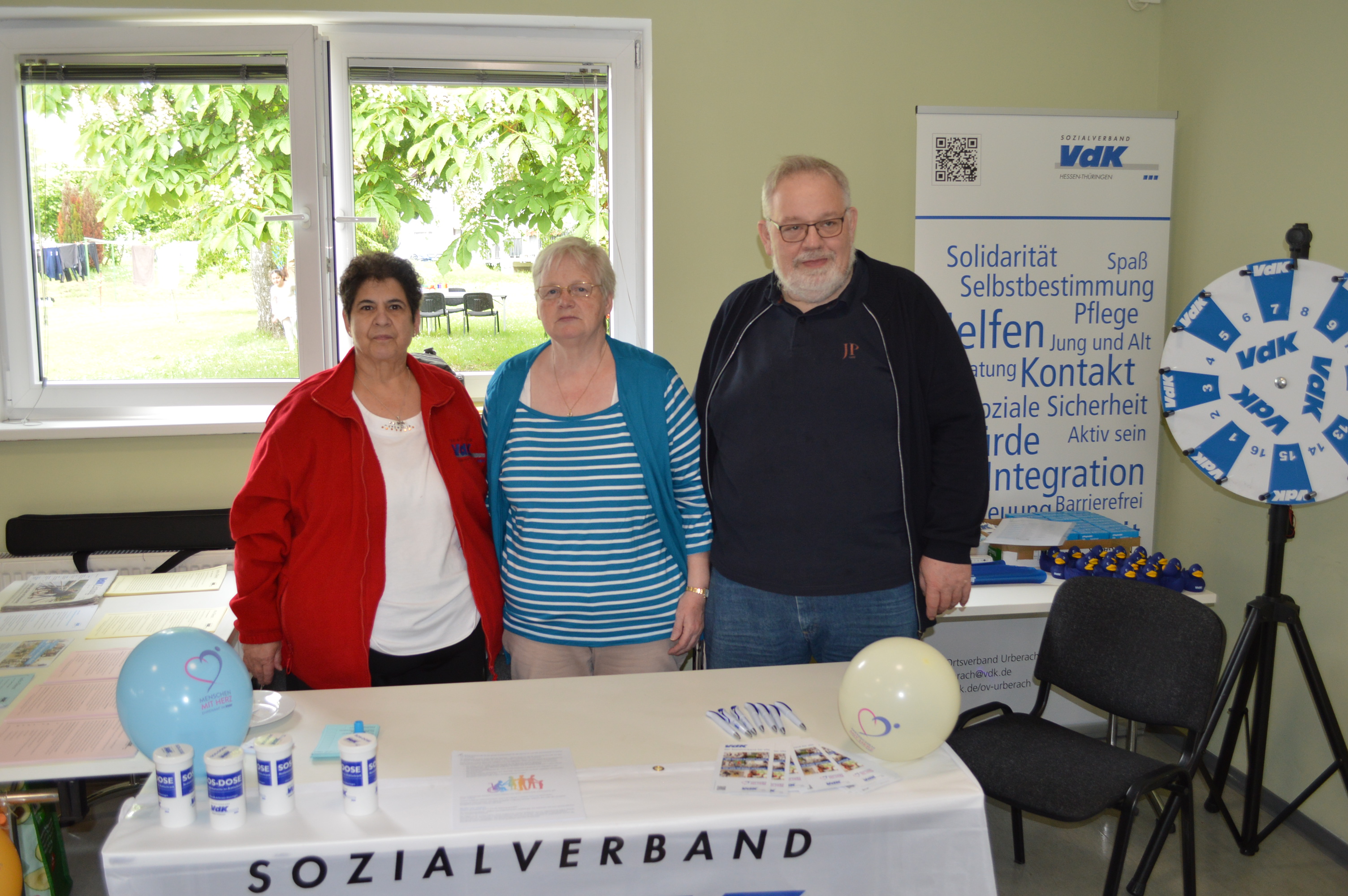 Der Stand des VdK Urberach ist aufgebaut. Es kann losgehen ...