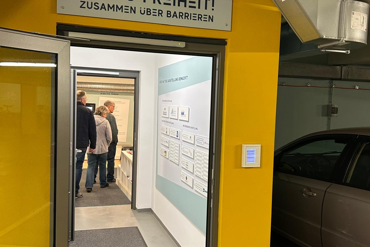 Eingang zur Ausstellung HALLO FREIHEIT
