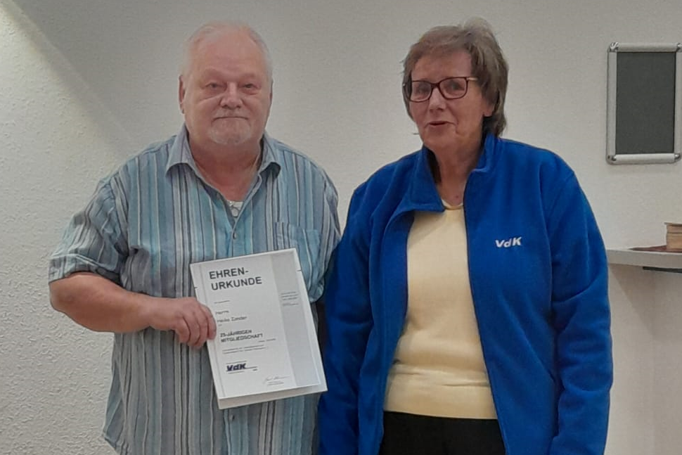 links ist Heiko Zander , rechts Elke Dielmann-Bargon auf dem Foto