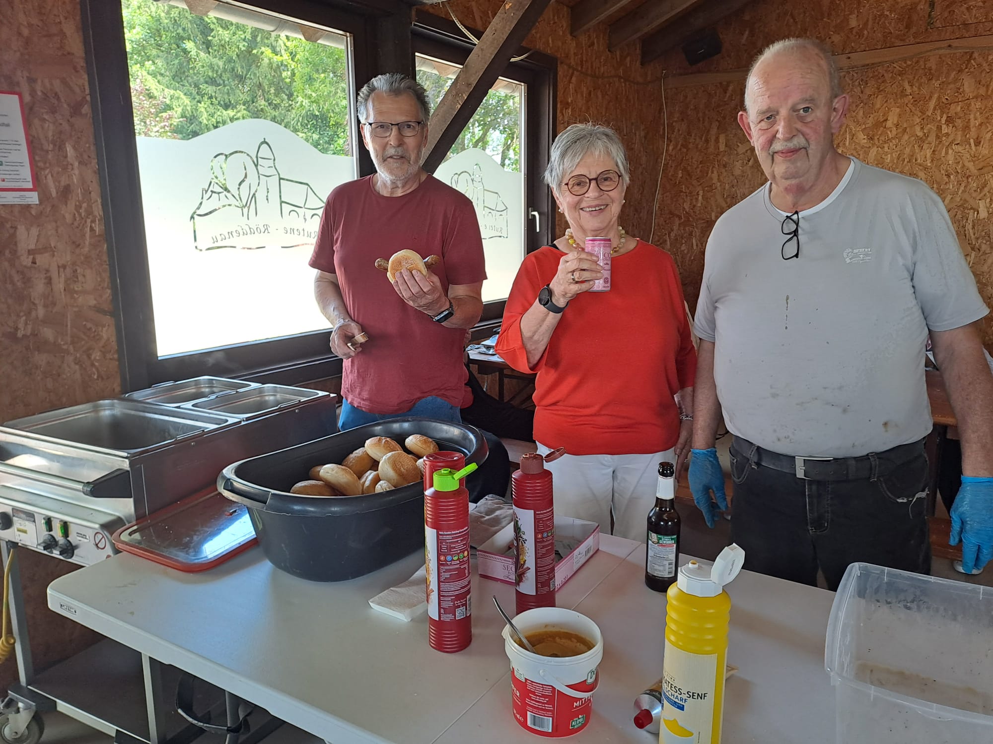 Mitglieder & Gäste lassen sichs schmecken