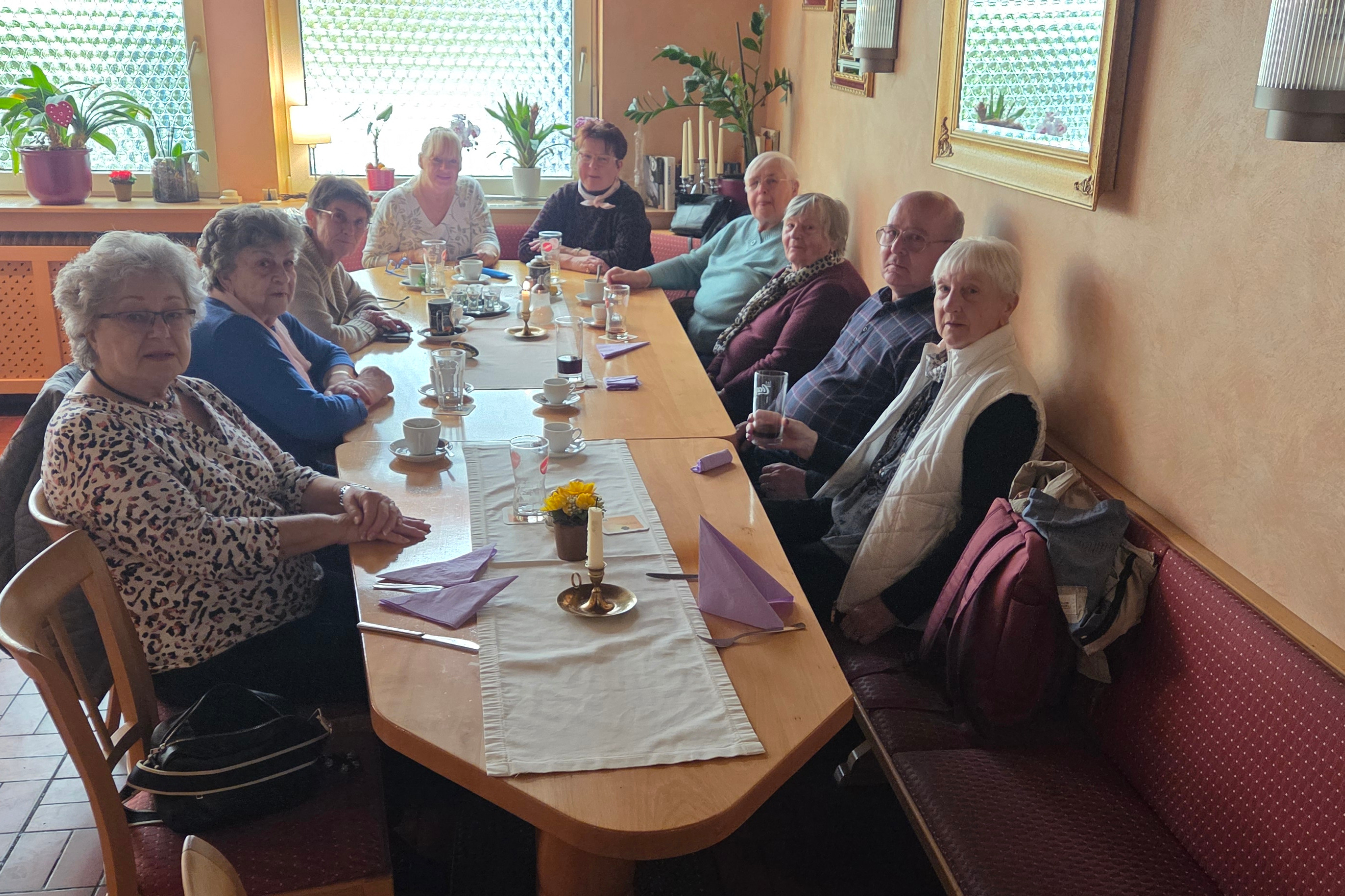 Die VdK-Oldies vom Ortsverband Mörfelden Eine fröhliche Runde