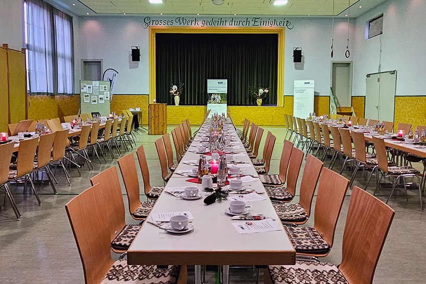 Das f&uuml;r die Mitgliederversammlung vorbereitete DGH Altenschlirf.