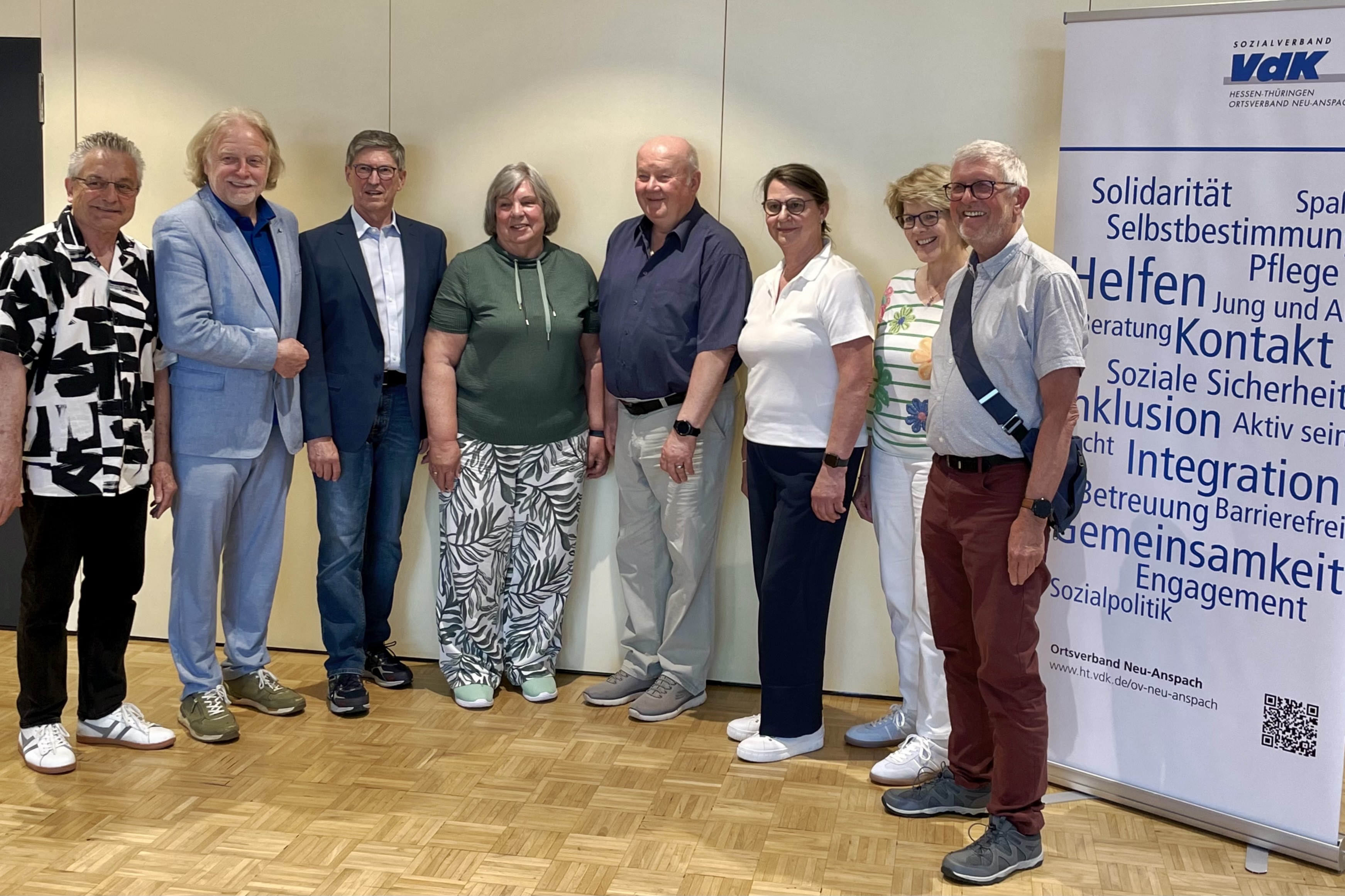 Foto: v. l. J&uuml;rgen Kremser, Wolfgang c. Hafemann, Klaus Hoffmann, Ursula H&ouml;hle, Christian H&ouml;hle, Christa Klein und Marianne Reinhartz und Klaus Schultheis.
