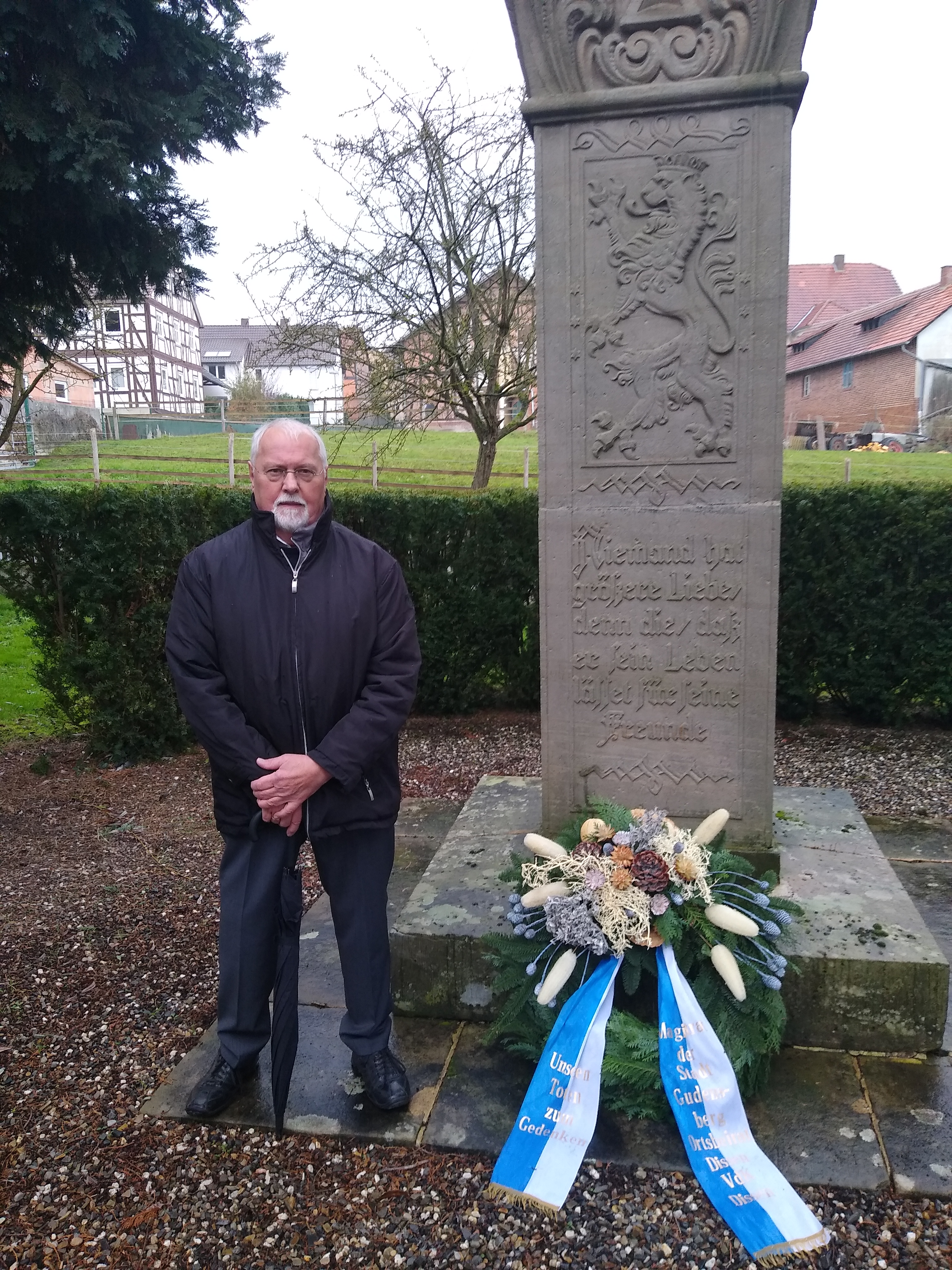 Kranzniederlegung am Denkmal