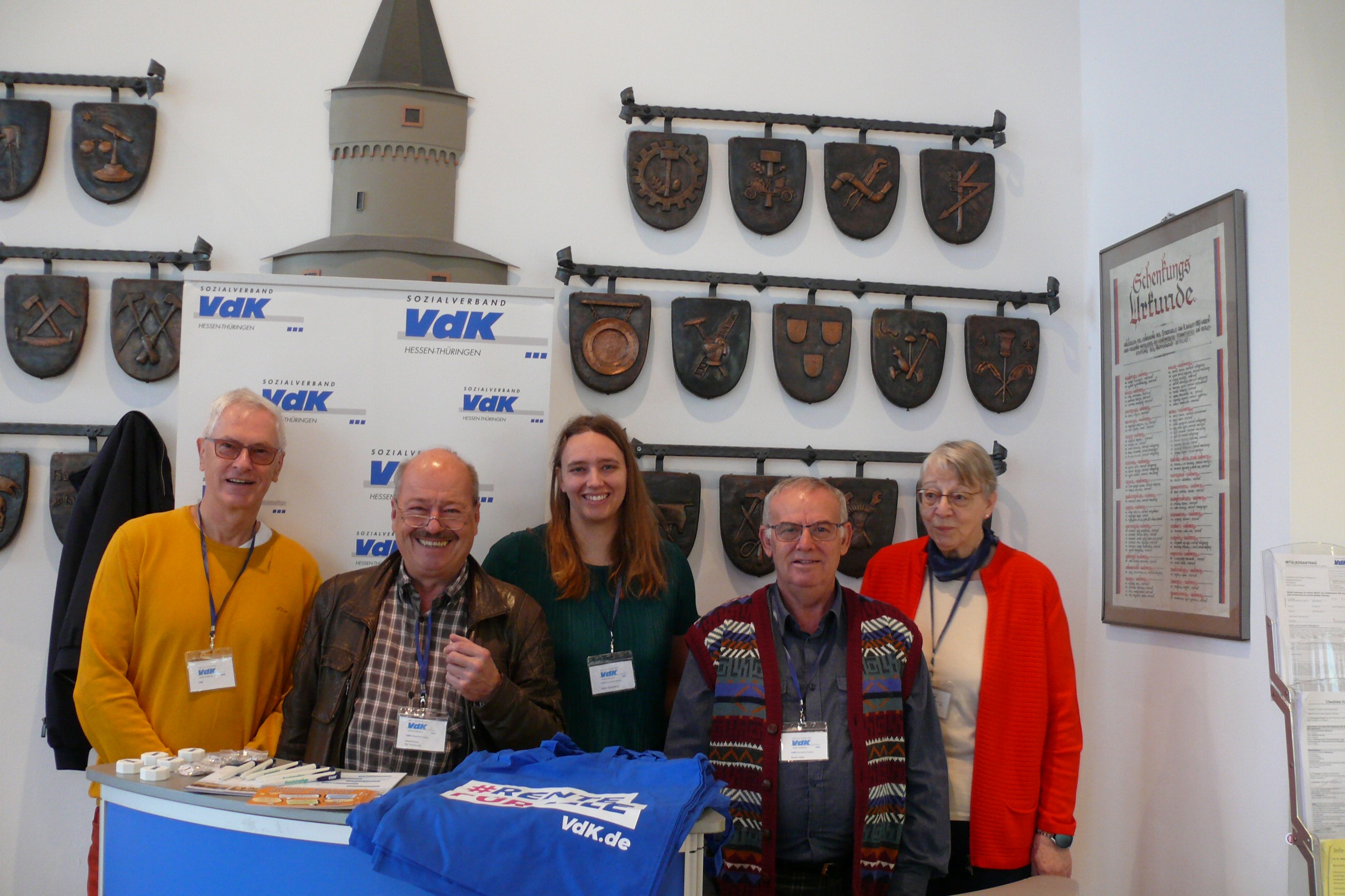 Informationsstand mit Besetzung