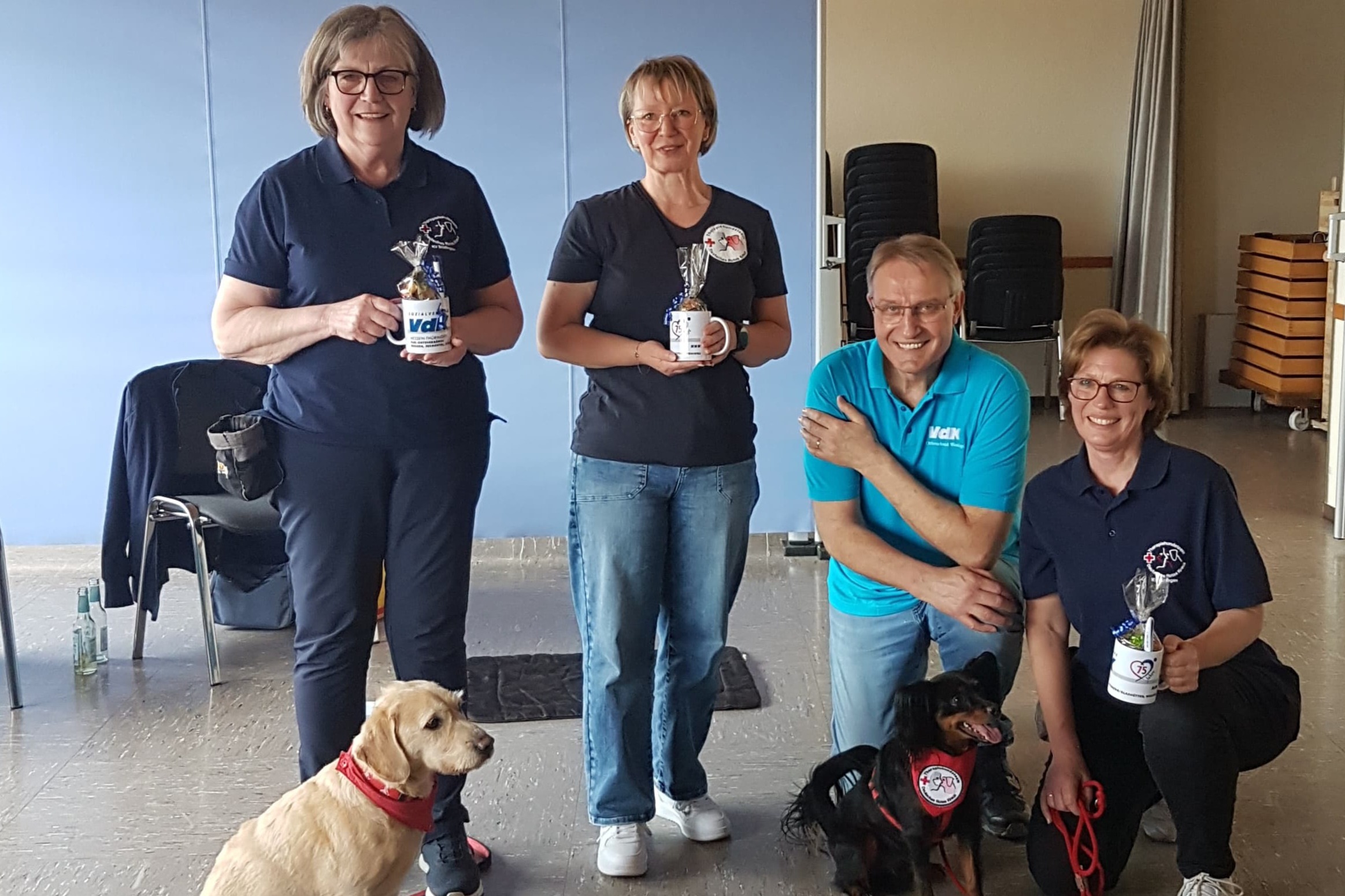 Das Therapiehundeteam des Deutschen Roten Kreuzes