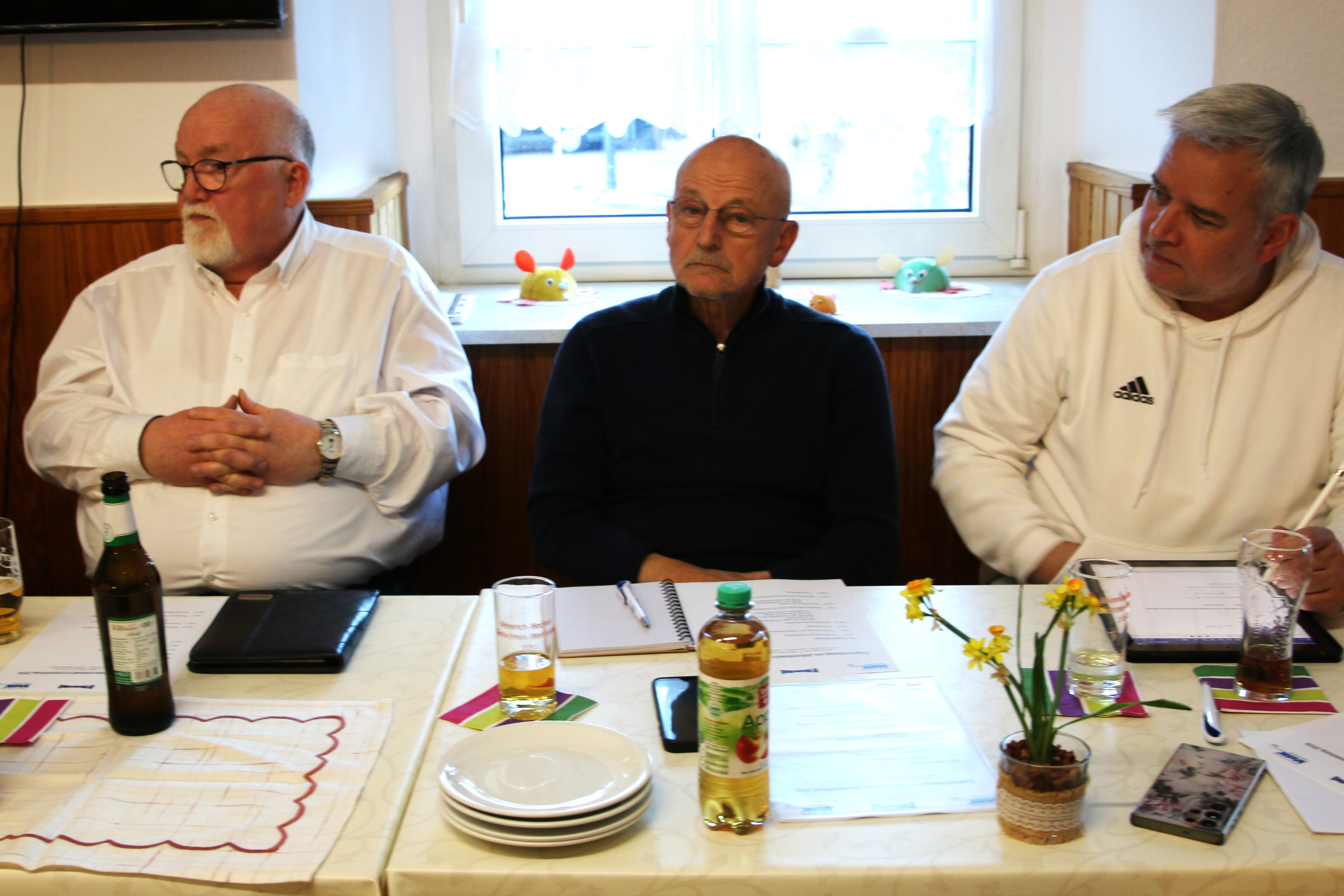 der neue Vs Harald Kr&uuml;gel mit VB Hans Alex und SF Sandy Maise (vl)