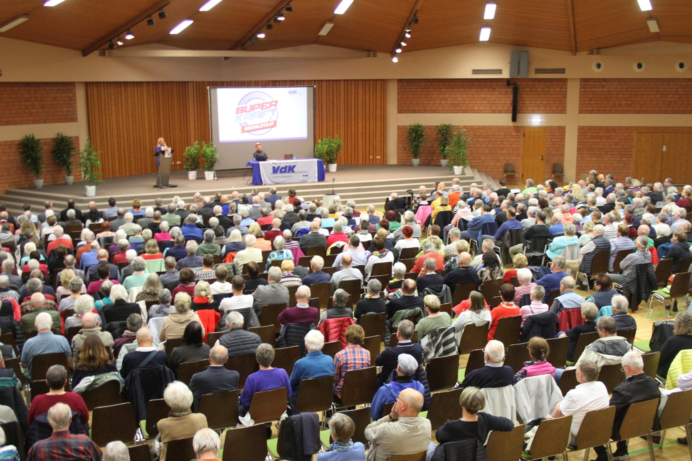 Verena Bentele am 22.10.2025 in Vellmar bei der Begrüßung der Gäste